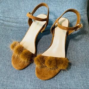 Heeled Sandals w cute furry balls
